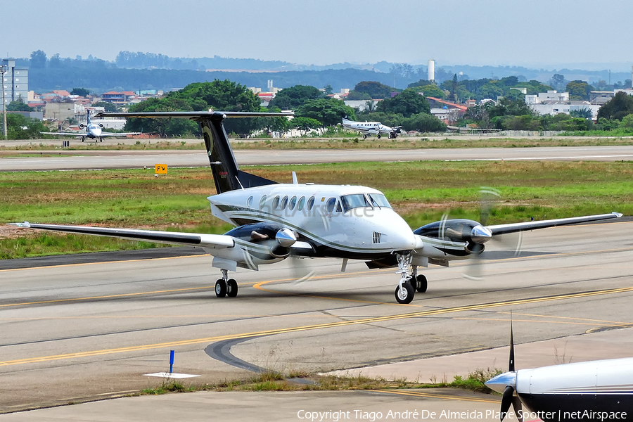 (Private) Beech King Air B200 (PT-WSX) | Photo 537656