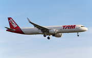 TAM Brazilian Airlines Airbus A321-211 (PT-XPA) at  Berlin - Schoenefeld, Germany