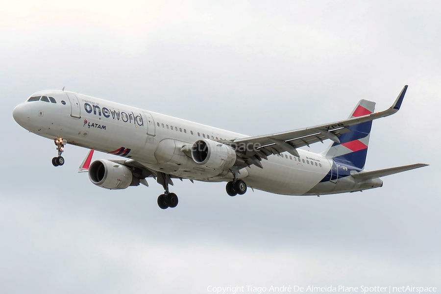 LATAM Airlines Brasil Airbus A321-211 (PT-XPB) | Photo 437107