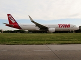 TAM Brazilian Airlines Airbus A321-211 (PT-XPI) at  Buenos Aires - Jorge Newbery Airpark, Argentina