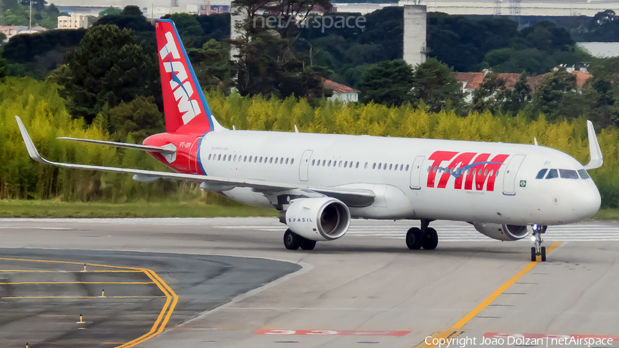 TAM Brazilian Airlines Airbus A321-211 (PT-XPI) | Photo 378622