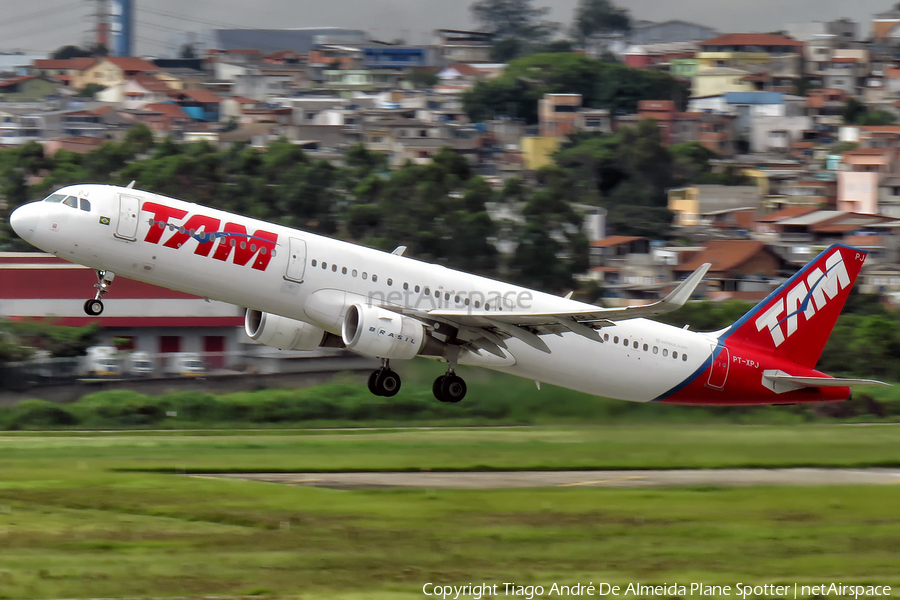 TAM Brazilian Airlines Airbus A321-211 (PT-XPJ) | Photo 507610