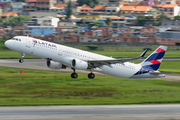 TAM Brazilian Airlines Airbus A321-211 (PT-XPL) at  Sao Paulo - Guarulhos - Andre Franco Montoro (Cumbica), Brazil