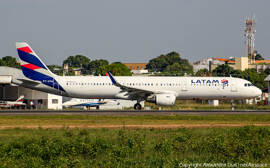 LATAM Airlines Brasil Airbus A321-211 (PT-XPN) | Photo 500553