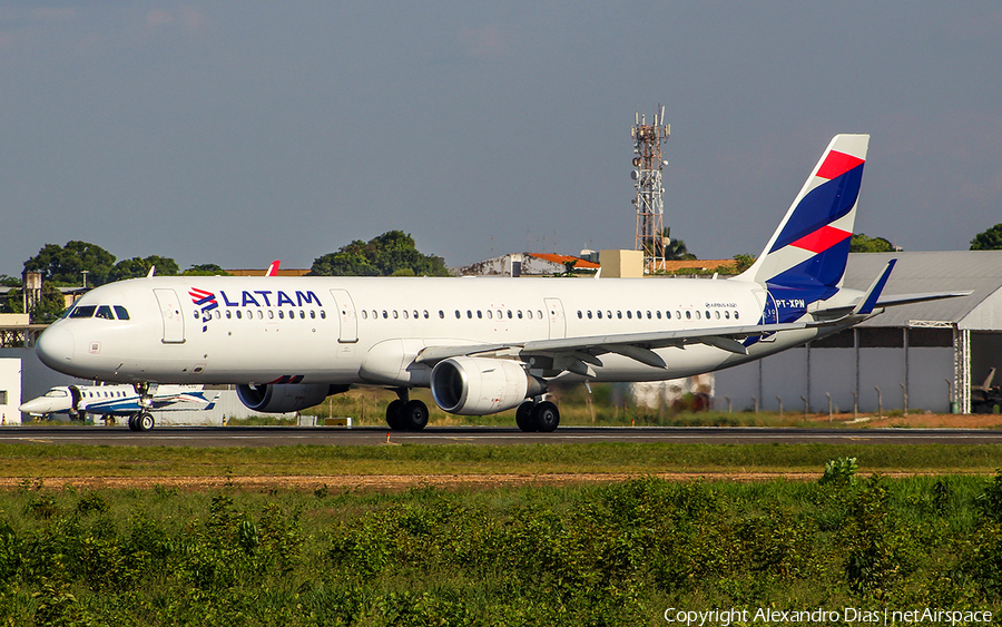 LATAM Airlines Brasil Airbus A321-211 (PT-XPN) | Photo 500554