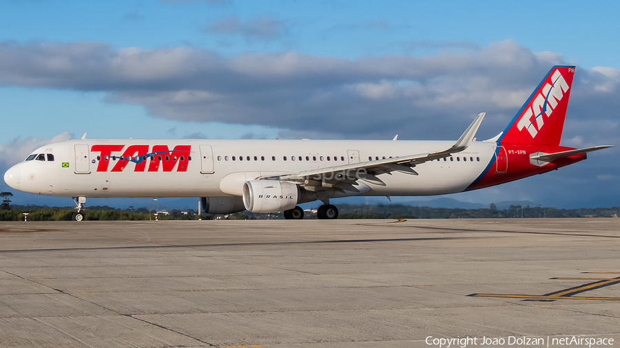 TAM Brazilian Airlines Airbus A321-211 (PT-XPN) | Photo 347528