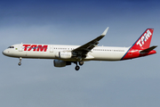 TAM Brazilian Airlines Airbus A321-211 (PT-XPN) at  Sao Paulo - Guarulhos - Andre Franco Montoro (Cumbica), Brazil