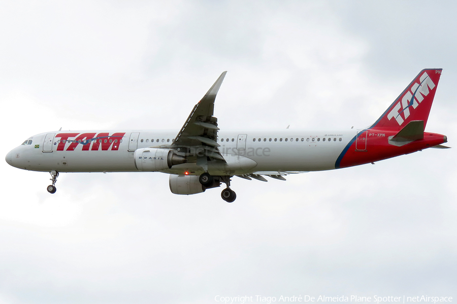 TAM Brazilian Airlines Airbus A321-211 (PT-XPN) | Photo 404315