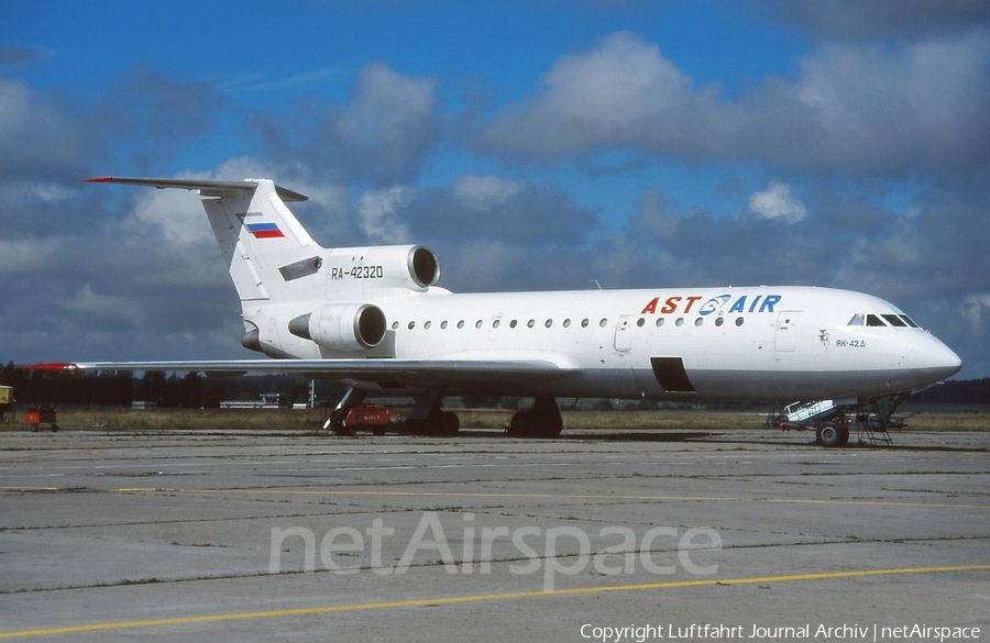 AST Air Yakovlev Yak-42D (RA-42320) | Photo 409524