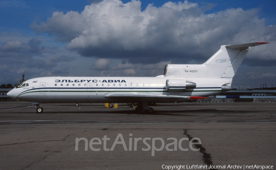 Elbrus-Avia Yakovlev Yak-42D (RA-42371) | Photo 409527