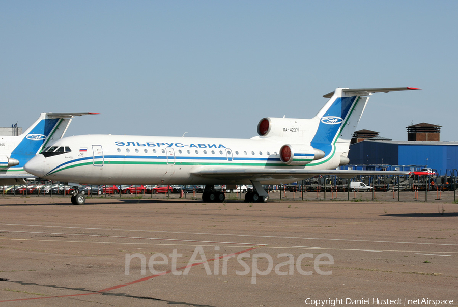 Elbrus-Avia Yakovlev Yak-42D (RA-42371) | Photo 421540