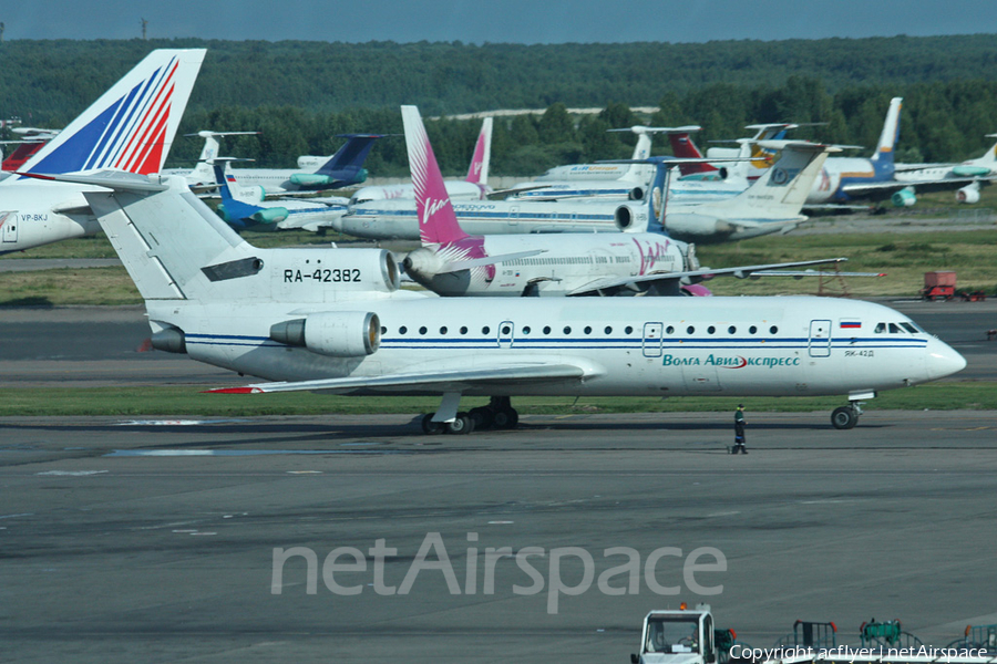 Volga Aviaexpress Yakovlev Yak-42D (RA-42382) | Photo 157954