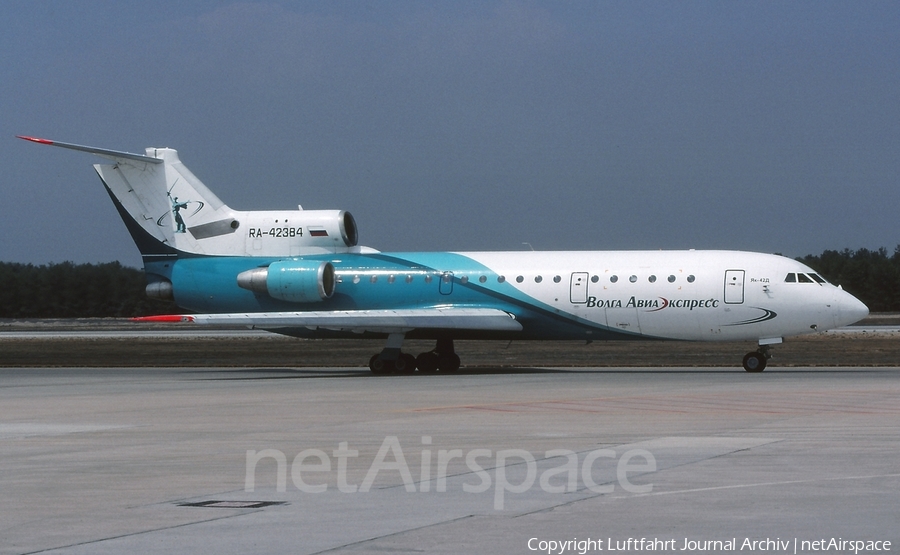 Volga Aviaexpress Yakovlev Yak-42D (RA-42384) | Photo 408837