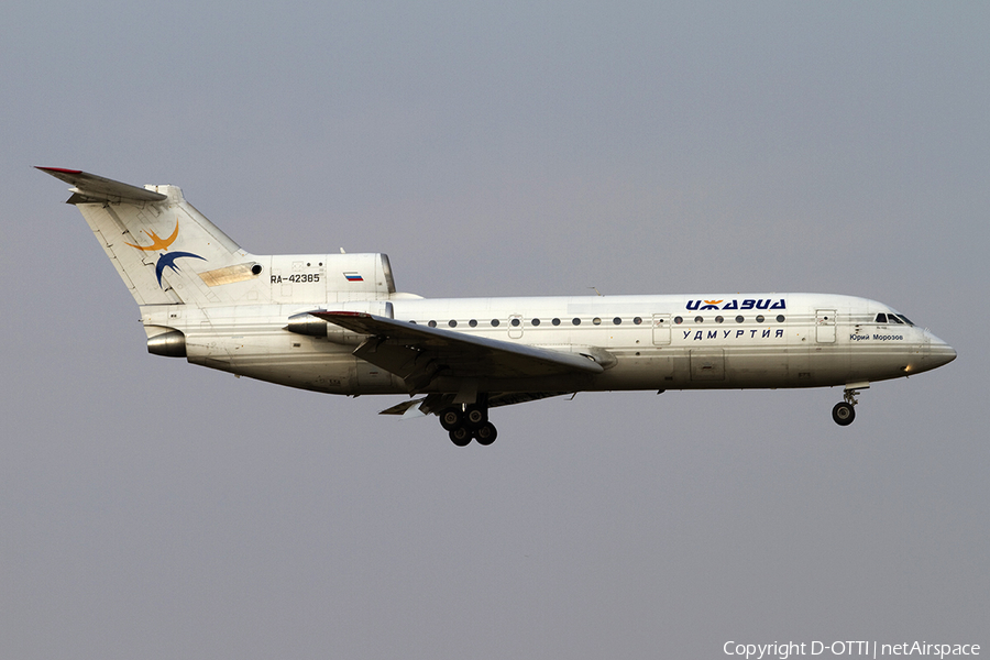 Izhavia Yakovlev Yak-42D (RA-42385) | Photo 308994
