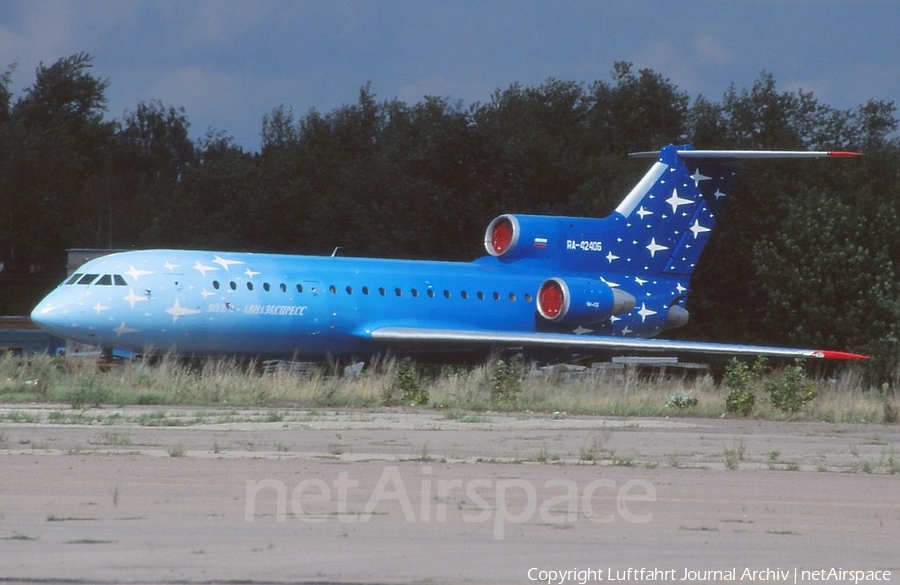 Volga Aviaexpress Yakovlev Yak-42D (RA-42406) | Photo 409529