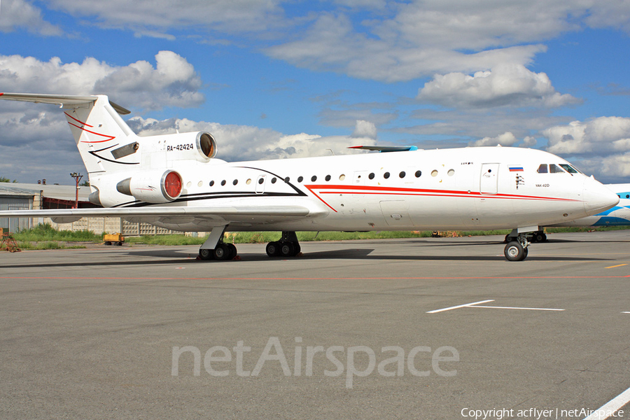 Lukoil-Avia Yakovlev Yak-42D (RA-42424) | Photo 216968