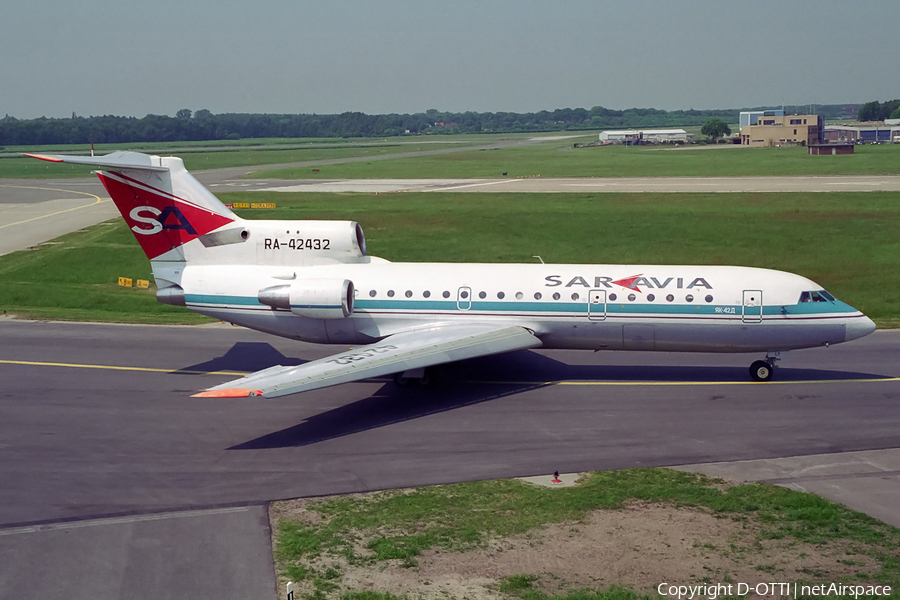 Saratov Airlines Yakovlev Yak-42D (RA-42432) | Photo 147035