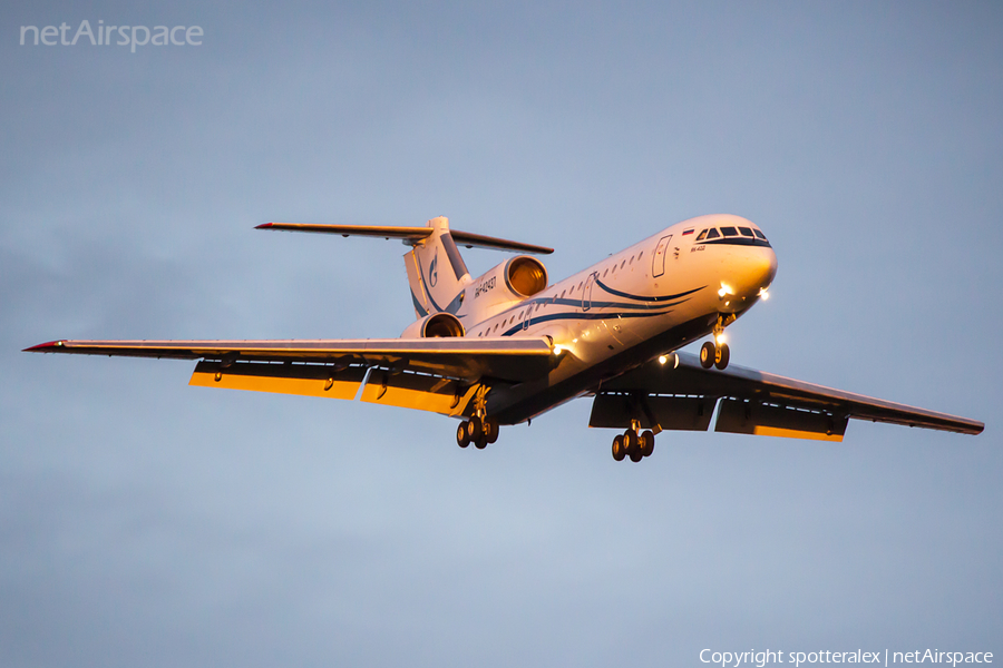 Gazpromavia Yakovlev Yak-42D (RA-42437) | Photo 86020