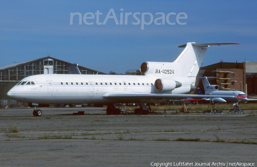 Centre-Avia Yakovlev Yak-42D (RA-42524) | Photo 409531