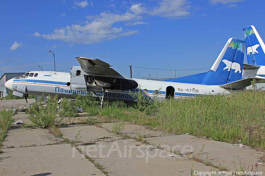 Polyarnye Avialinii Antonov An-24B (RA-47158) | Photo 331191