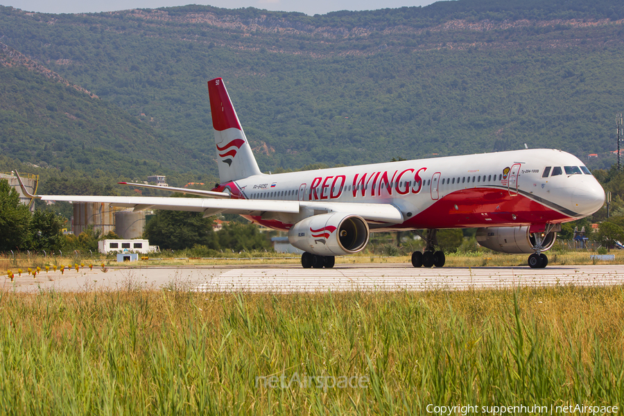 Red Wings Tupolev Tu-204-100B (RA-64050) | Photo 82701