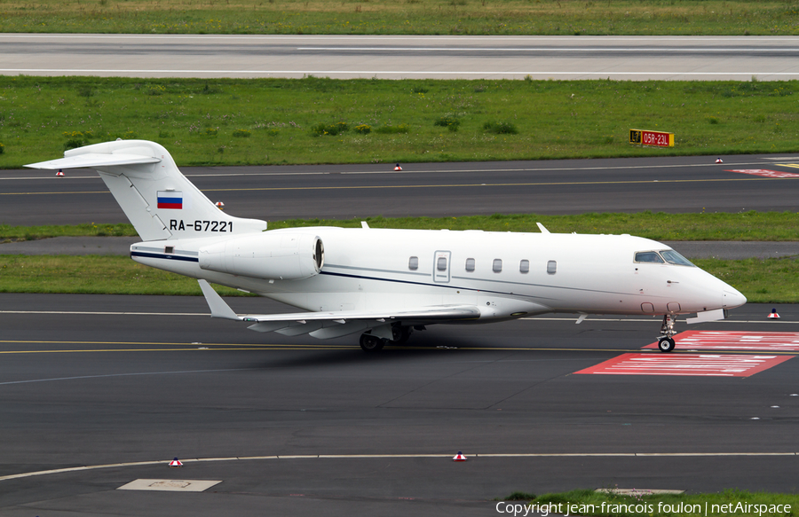 Tatarstan Air Bombardier BD-100-1A10 Challenger 300 (RA-67221) | Photo 55200