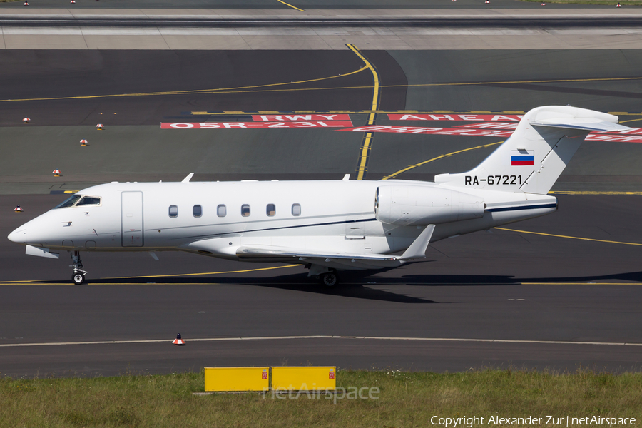 Tatarstan Air Bombardier BD-100-1A10 Challenger 300 (RA-67221) | Photo 131190