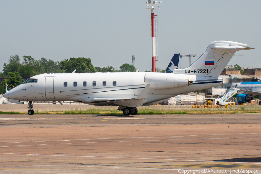 Tatarstan Air Bombardier BD-100-1A10 Challenger 300 (RA-67221) | Photo 507566