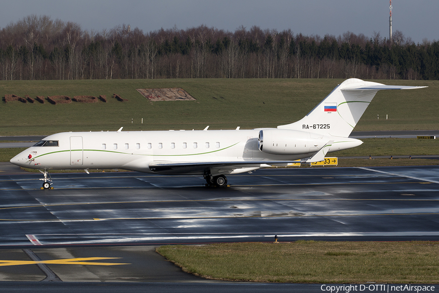 Tulpar Air Service Bombardier BD-700-1A11 Global 5000 (RA-67225) | Photo 538470