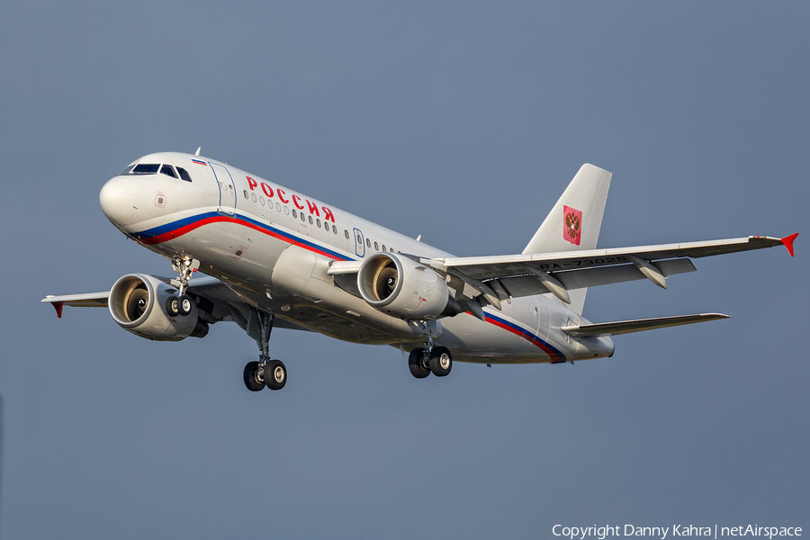 Rossiya - Russian Airlines Airbus A319-115 CJ (RA-73025) | Photo 152947