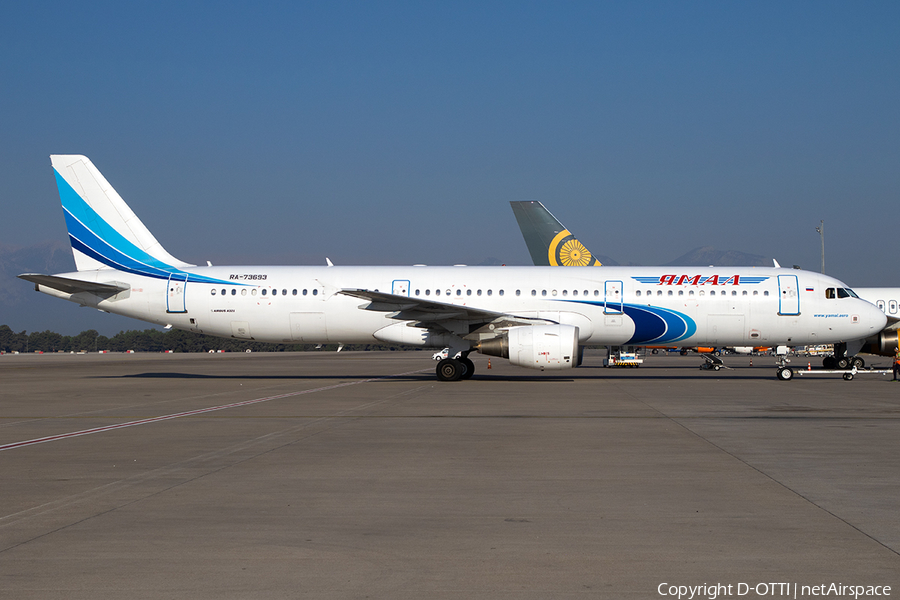 Yamal Airlines Airbus A321-211 (RA-73693) | Photo 590752