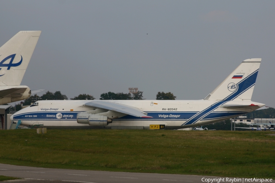 Volga-Dnepr Airlines Antonov An-124-100 Ruslan (RA-82042) | Photo 548259