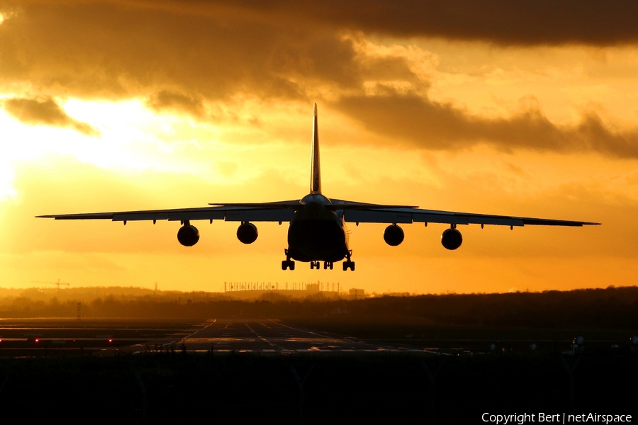 Polet Airlines Antonov An-124-100 Ruslan (RA-82077) | Photo 37313