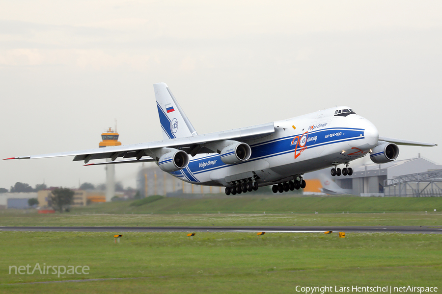 Volga-Dnepr Airlines Antonov An-124-100 Ruslan (RA-82081) | Photo 388653