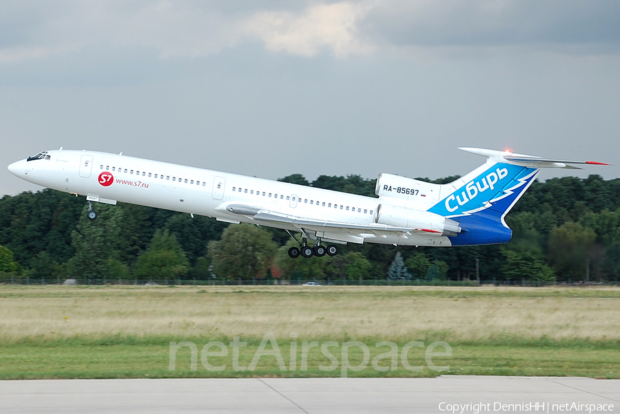 S7 Airlines Tupolev Tu-154M (RA-85697) | Photo 392330