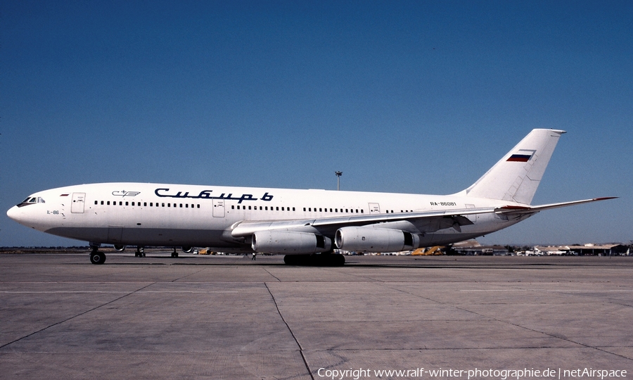 Siberia Airlines Ilyushin Il-86 (RA-86081) | Photo 447431