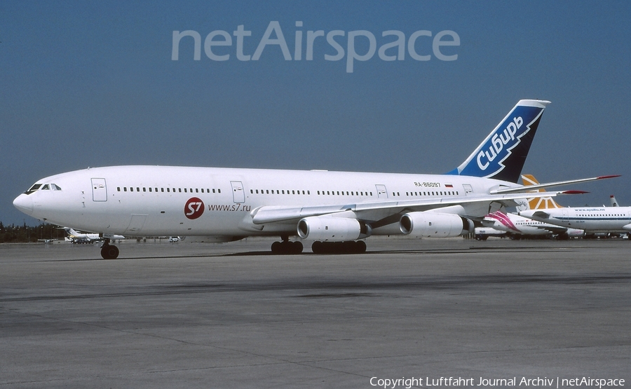 S7 Airlines Ilyushin Il-86 (RA-86097) | Photo 410638