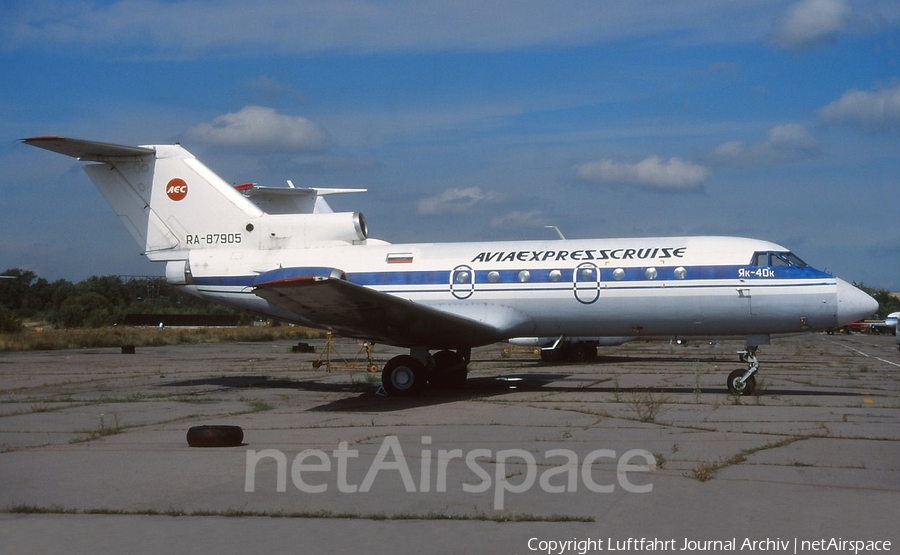 Aviaexpresscruise - AEC Yakovlev Yak-42K (RA-87905) | Photo 400027