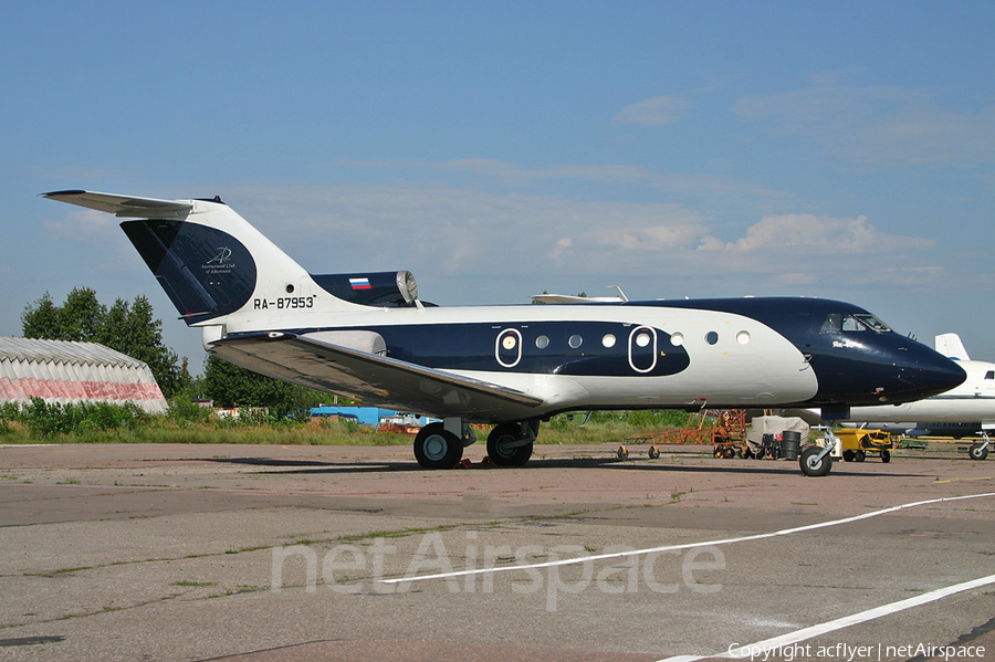 (Private) Yakovlev Yak-40K (RA-87953) | Photo 155014