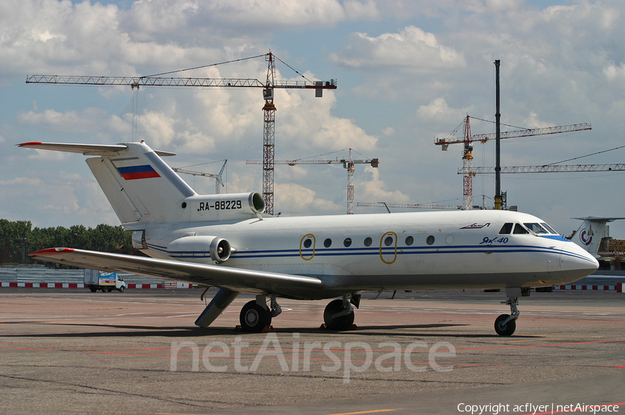 Barkol Yakovlev Yak-40 (RA-88229) | Photo 153179