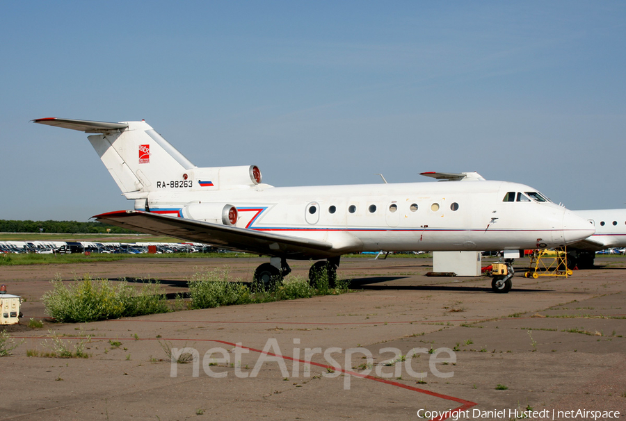 Bylina Yakovlev Yak-40 (RA-88263) | Photo 421757