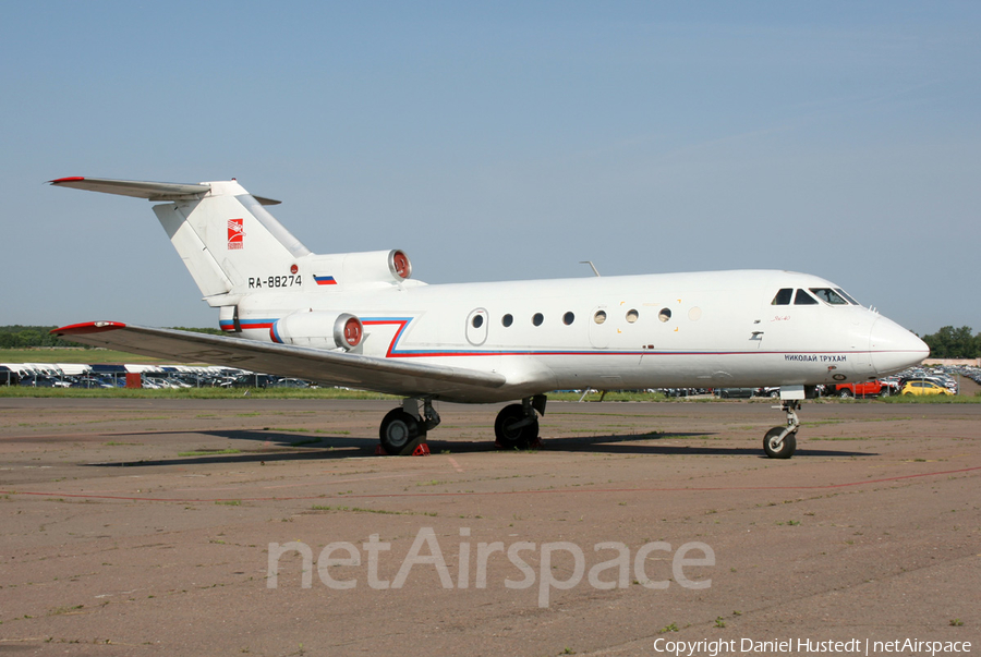 Bylina Yakovlev Yak-40 (RA-88274) | Photo 421758