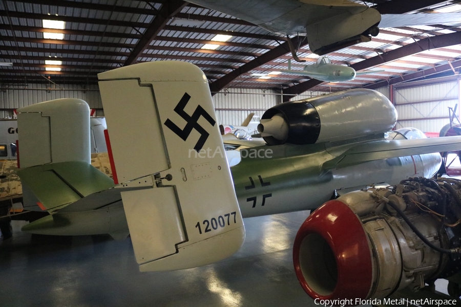 Luftwaffe Heinkel He 162 A-2 (RED 1) | Photo 465420