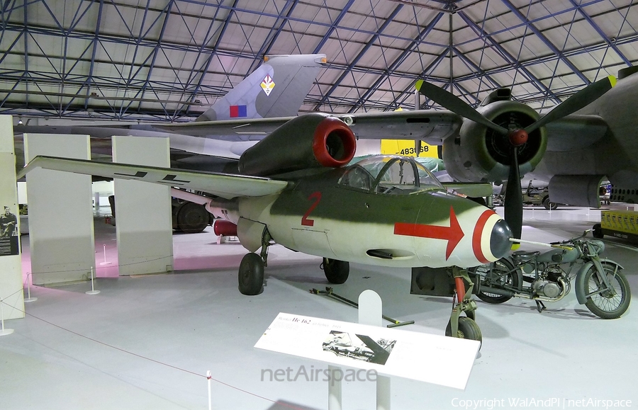 Luftwaffe Heinkel He 162 A-2 (RED 2) | Photo 441884