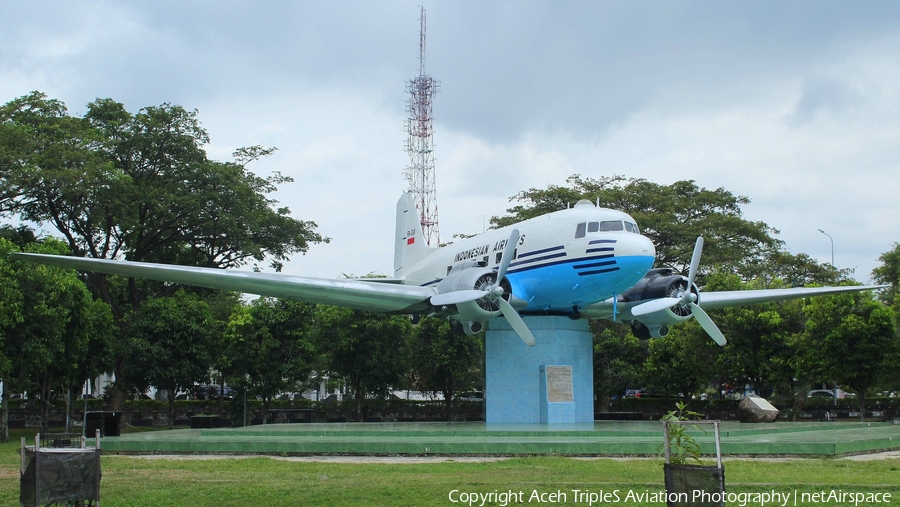 Indonesian Airways Douglas C-47B Skytrain (Dakota 4) (RI-001) | Photo 296625