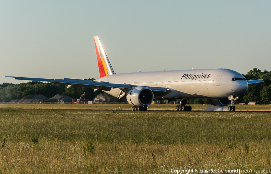 Philippine Airlines Boeing 777-3F6(ER) (RP-C7779) | Photo 246865