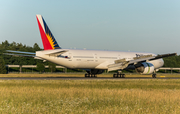 Philippine Airlines Boeing 777-3F6(ER) (RP-C7779) at  Hamburg - Fuhlsbuettel (Helmut Schmidt), Germany