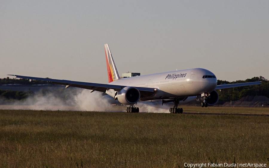 Philippine Airlines Boeing 777-3F6(ER) (RP-C7779) | Photo 273446