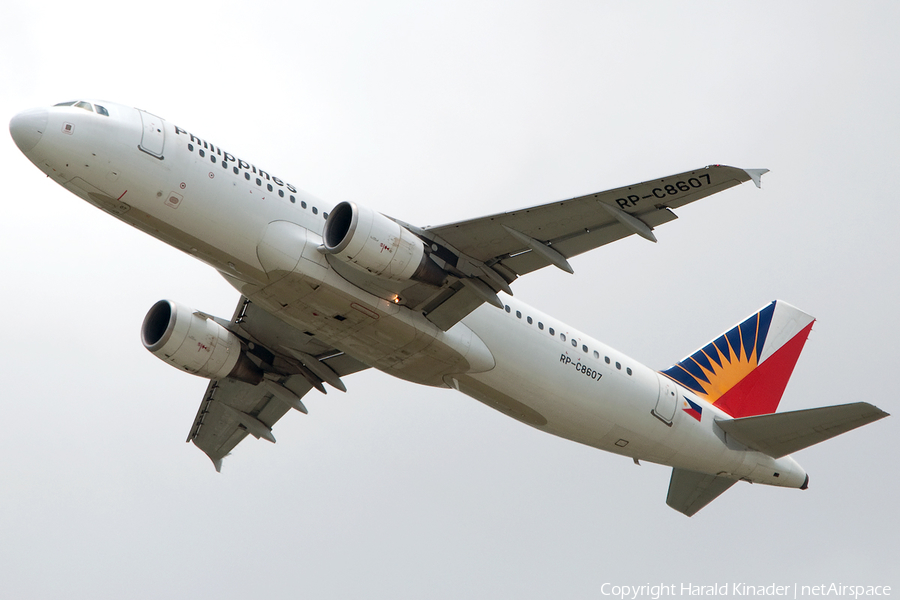 Philippine Airlines Airbus A320-214 (RP-C8607) | Photo 304062