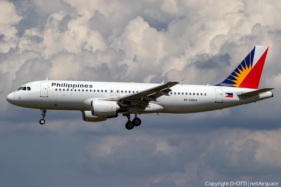 Philippine Airlines Airbus A320-214 (RP-C8614) | Photo 284600